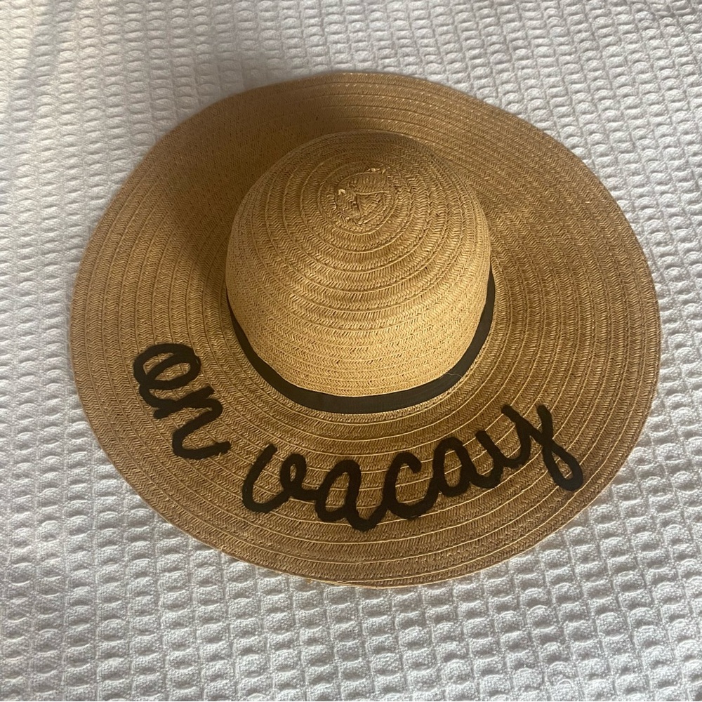 On vacay black and tan sun hat